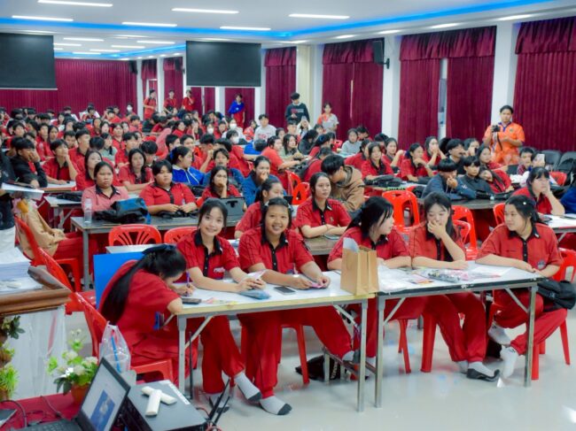 LINE_ALBUM_พรานกระต่ายพิทยาคม_251113_20